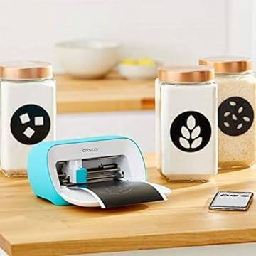 Cricut Joy connected via Bluetooth - Control your crafting projects wirelessly"